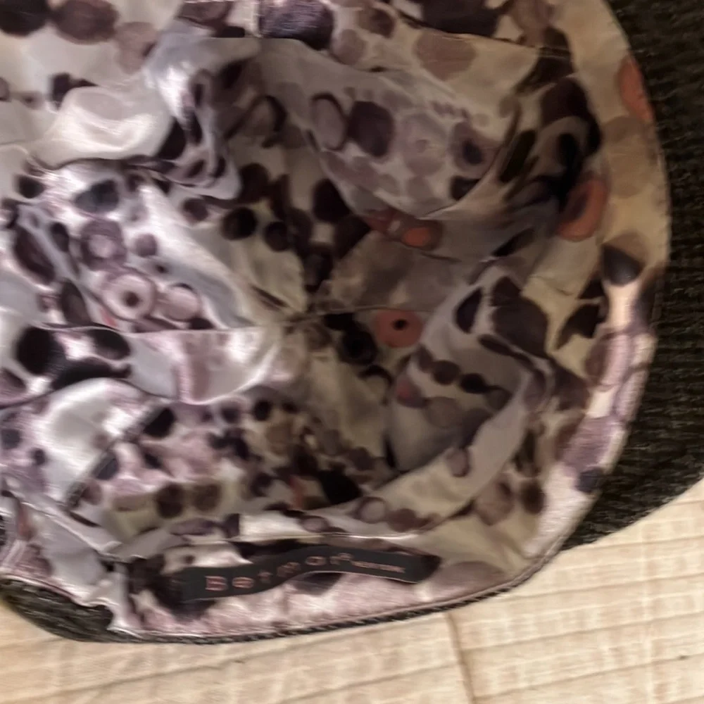 Hat - Picture 4 of 4